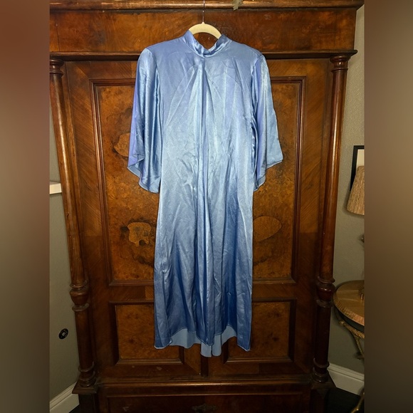 GUC FORTE FORTE- Beautiful Statin Bell Sleeve Dress. Size 1 or US 4 - Picture 3 of 12